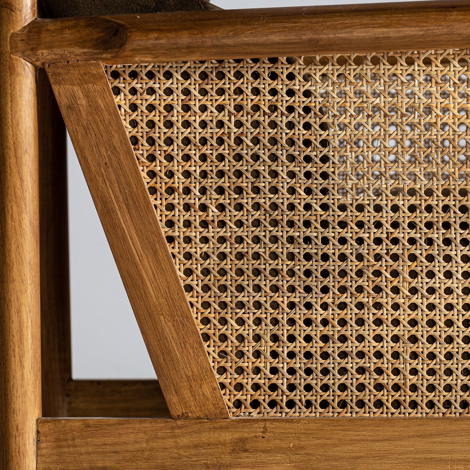 VELBURG ARMCHAIR